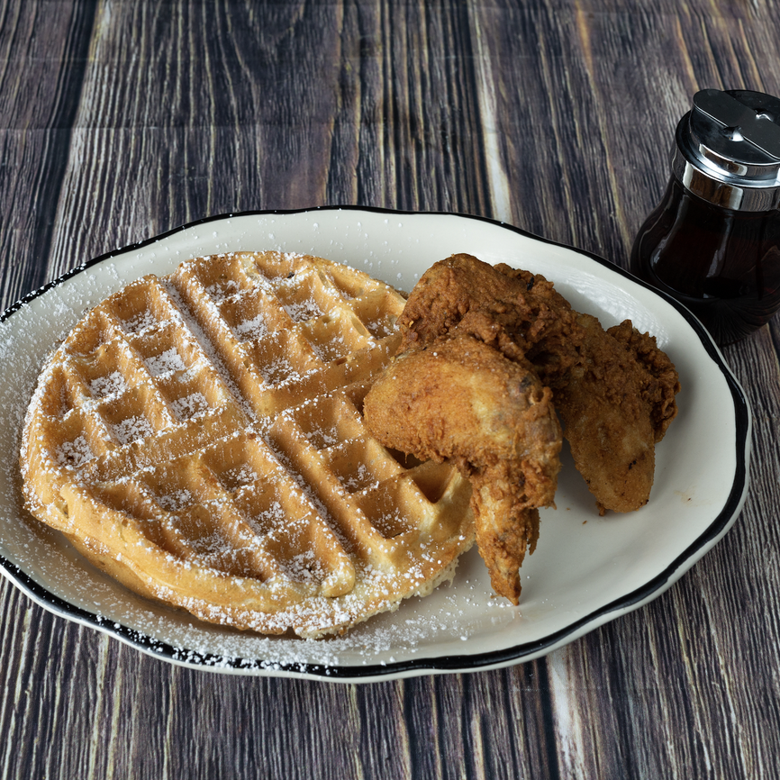CHICKEN WINGS & WAFFLE